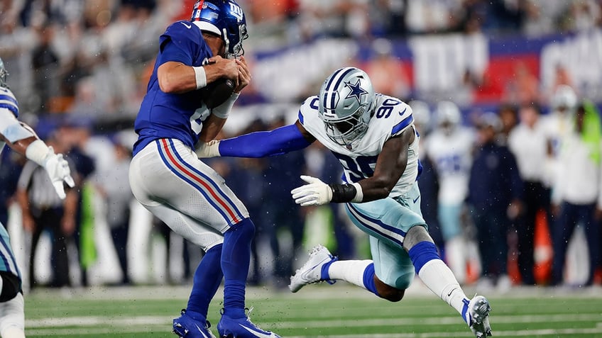 cowboys demarcus lawrence feels dominance over giants put the league on notice