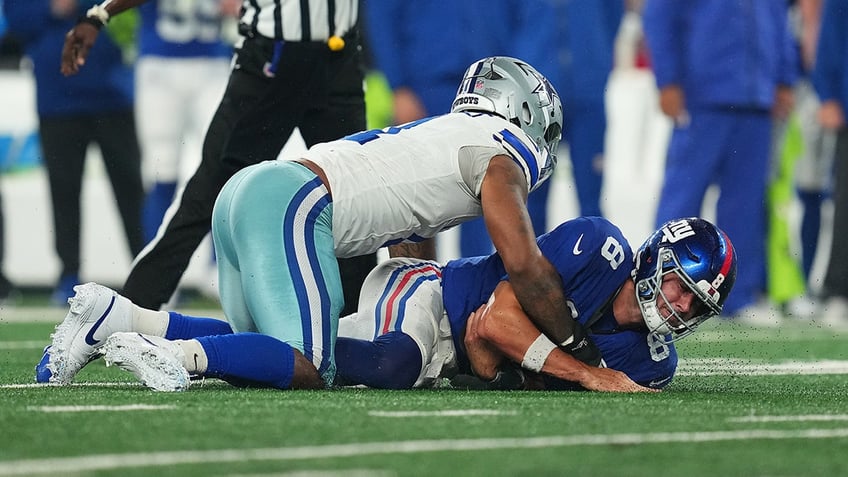 cowboys demarcus lawrence feels dominance over giants put the league on notice