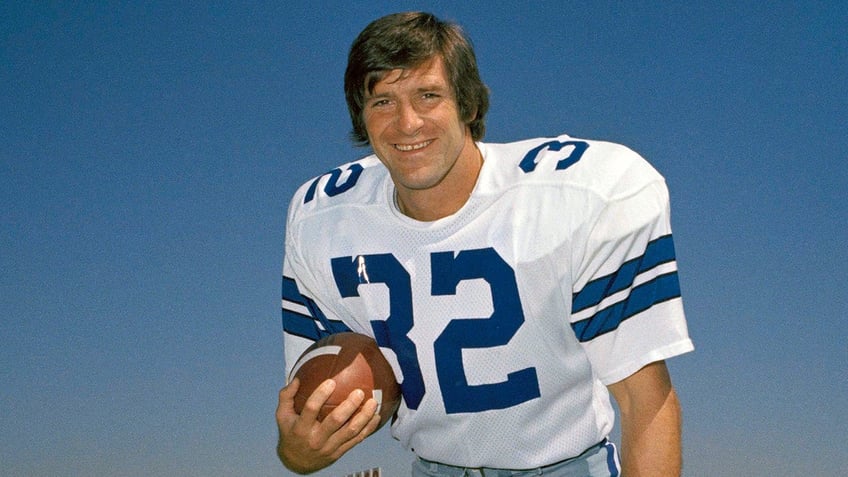 cowboys great walt garrison dead at 79