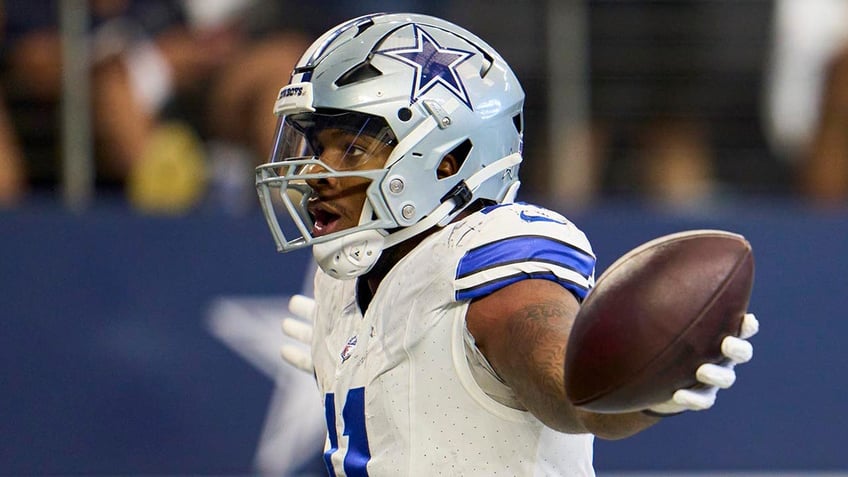 cowboys micah parsons rips bart scott for comment about injured trevon diggs hating a old head