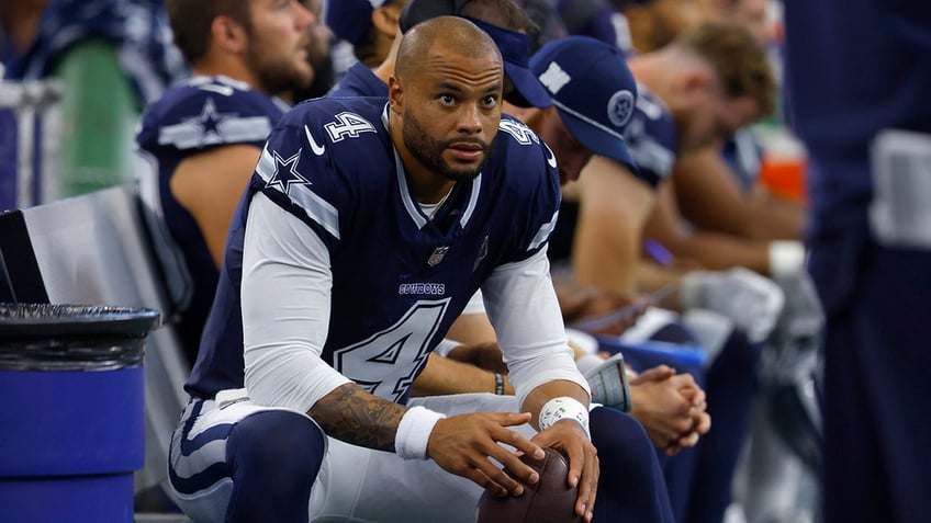 Dak Prescott on the sideline