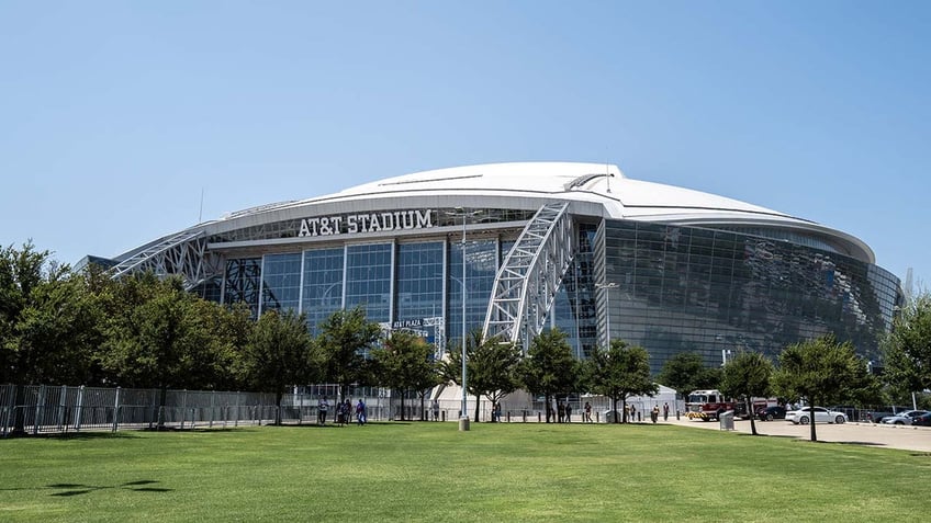 cowboys roll out ai powered version of jerry jones inside att stadium to take on fan questions