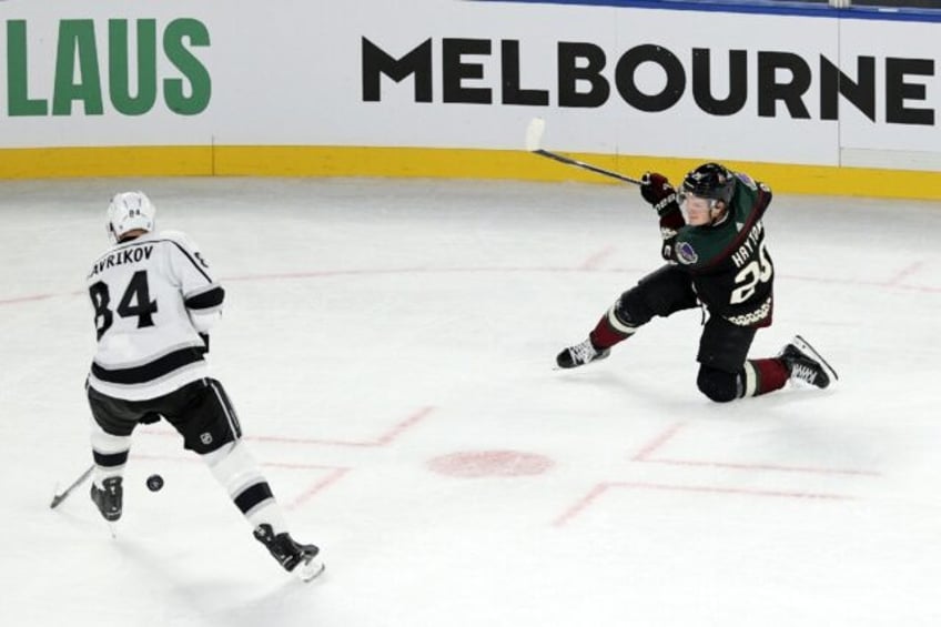 coyotes edge kings as the nhl descends to the southern hemisphere