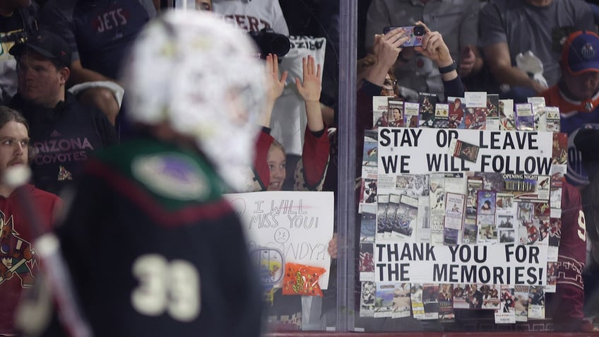 Fan signs