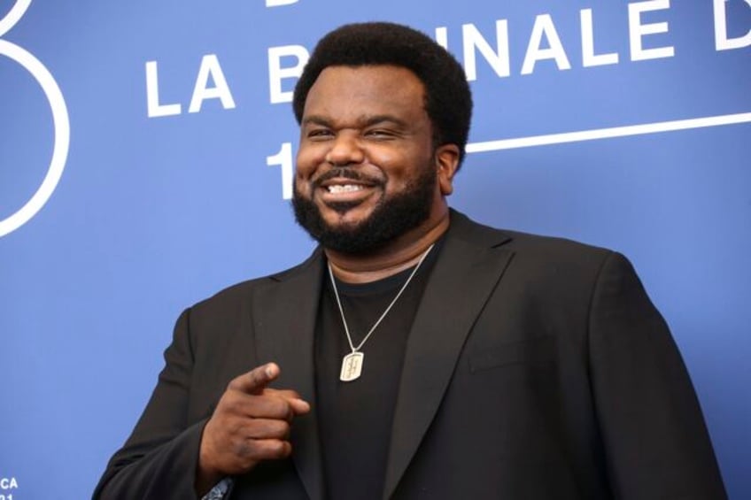 craig robinson continues underdog storyline on peacocks killing it with new season