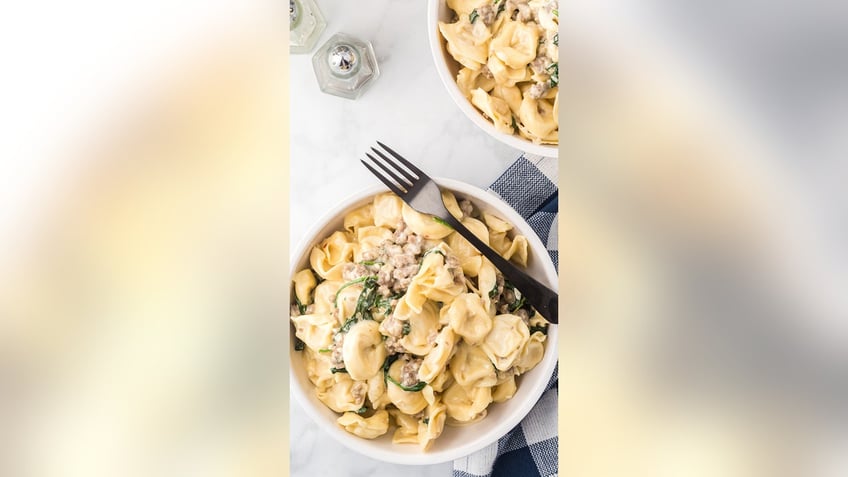 creamy-tortellini-bowls