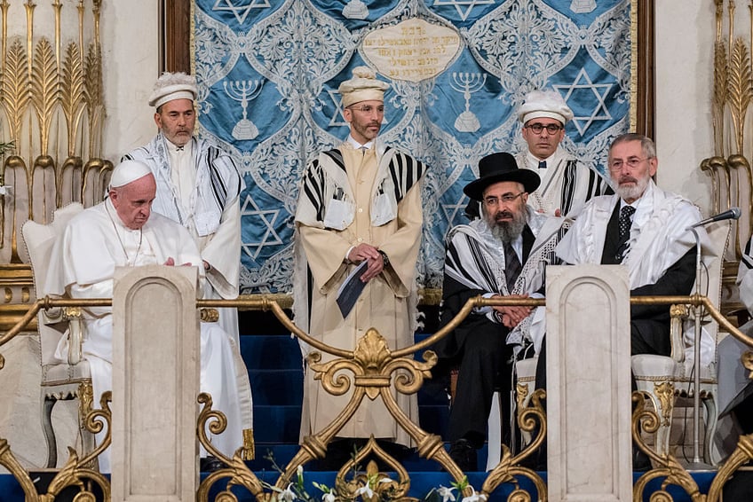 critics slam pope francis for snubbing european rabbis