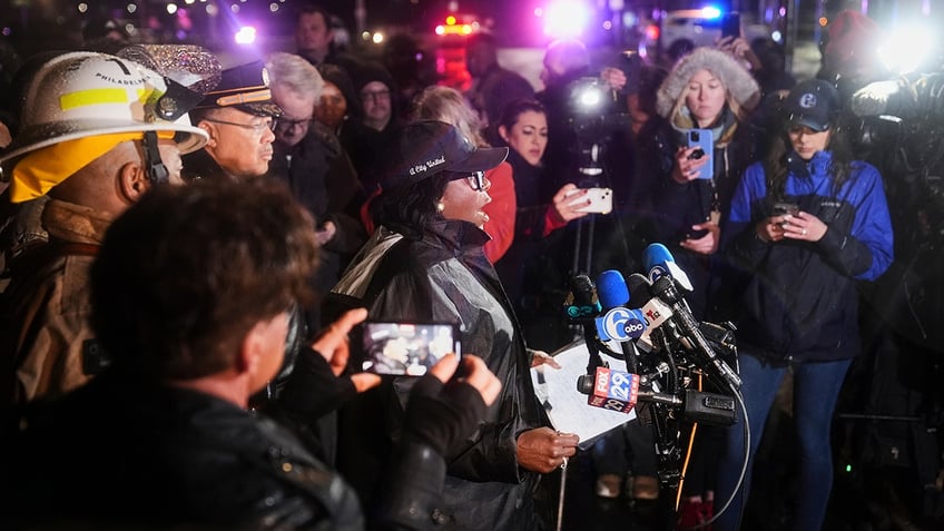 Philadelphia mayor gives press conference after a plane crashes into a mall