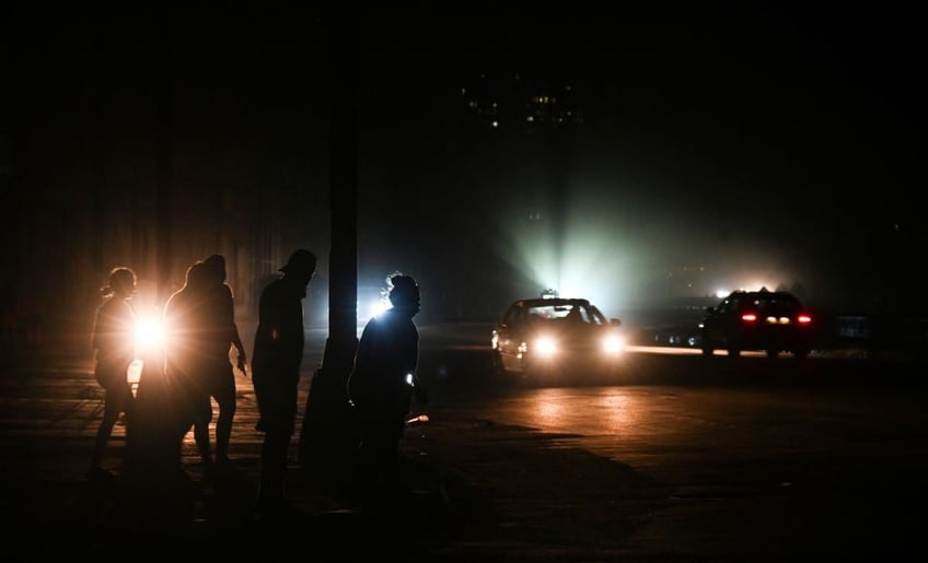 cubas power grid collapses entirely prompting protests and communist repression