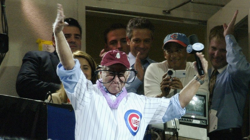 cubs continue honoring jimmy buffett with special 7th inning stretch tribute