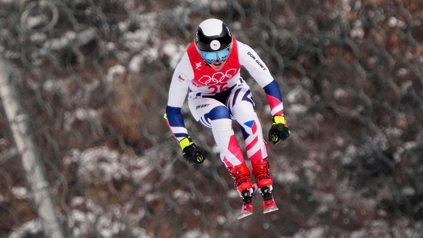 Tereza Nova skiing