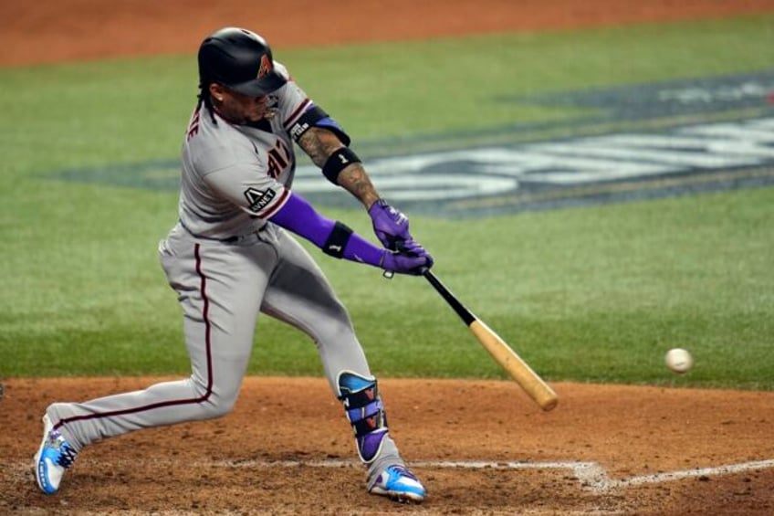 d backs ketel marte passes derek jeter two others for longest postseason hitting streak