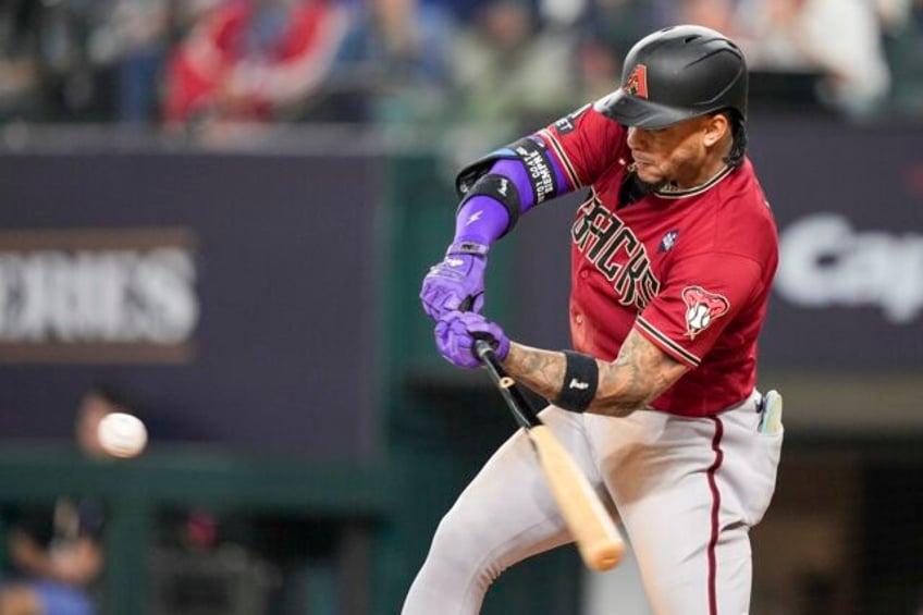 d backs ketel marte ties postseason record with 17 game hitting streak