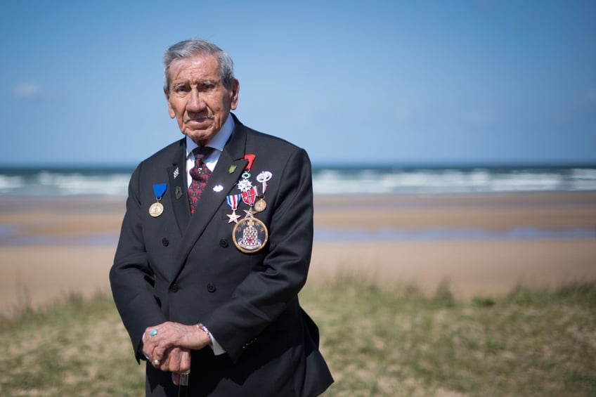 d day in photos the free men of the world are marching together to victory