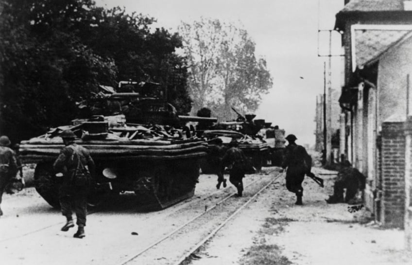 d day in photos the free men of the world are marching together to victory