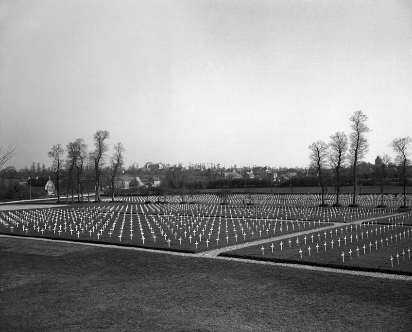 d day in photos the free men of the world are marching together to victory