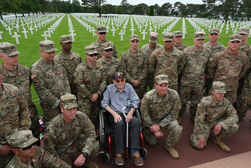 d day in photos the free men of the world are marching together to victory