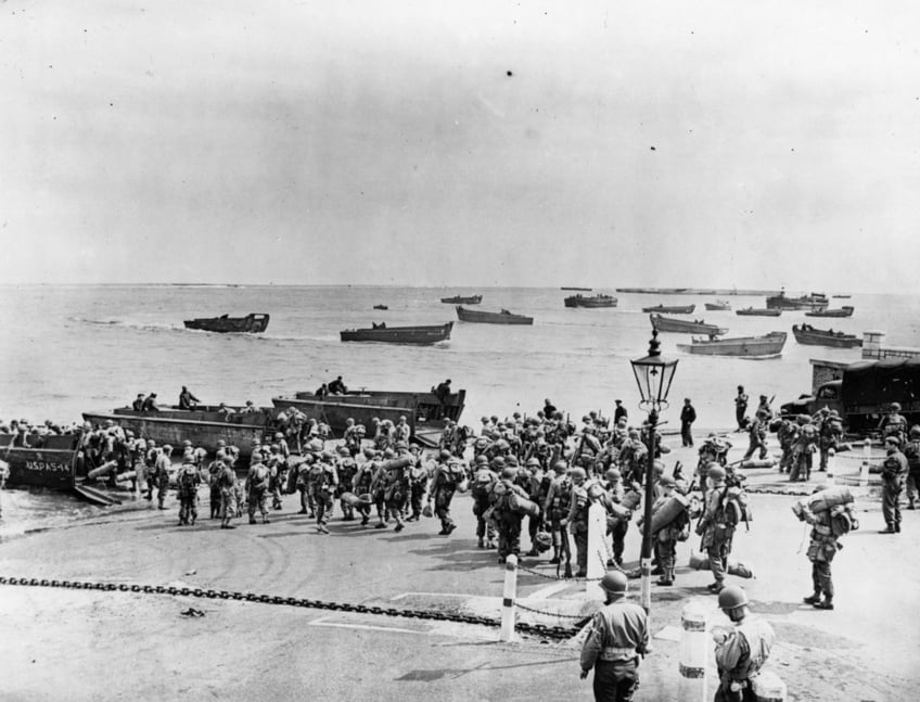 d day in photos the free men of the world are marching together to victory