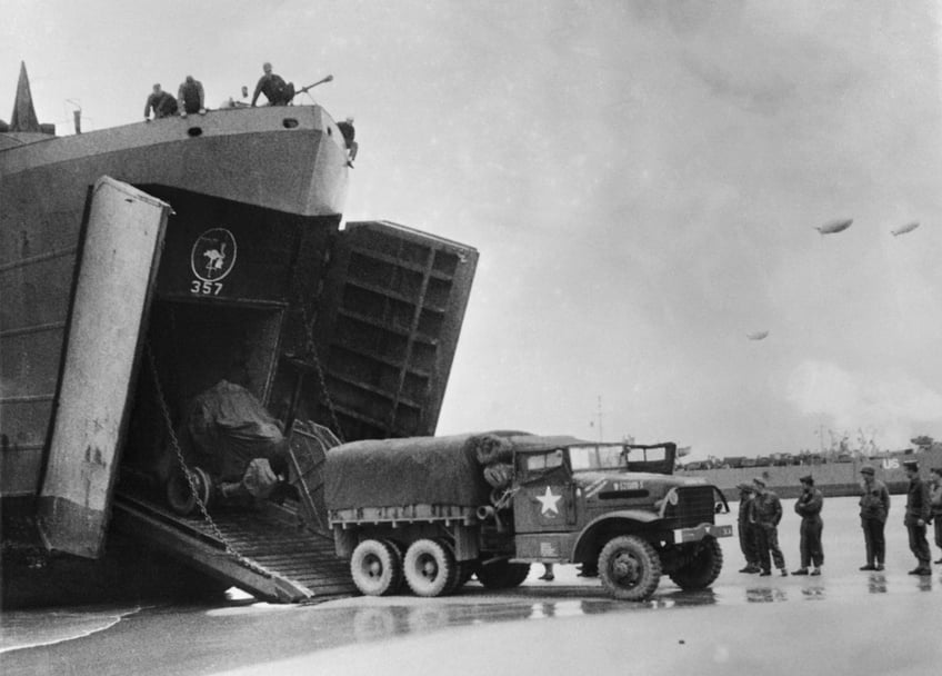 d day in photos the free men of the world are marching together to victory