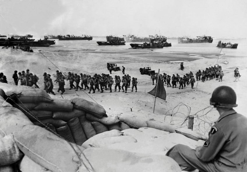 d day in photos the free men of the world are marching together to victory