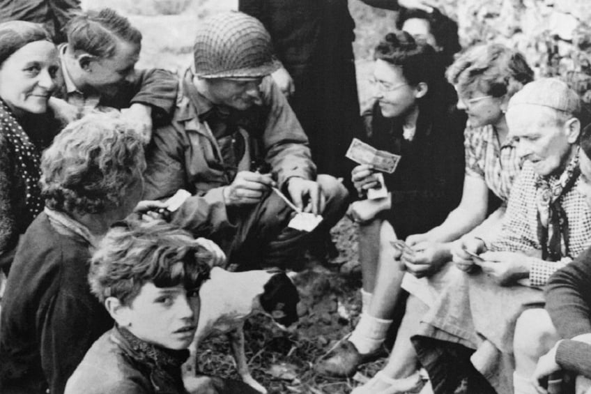 d day in photos the free men of the world are marching together to victory