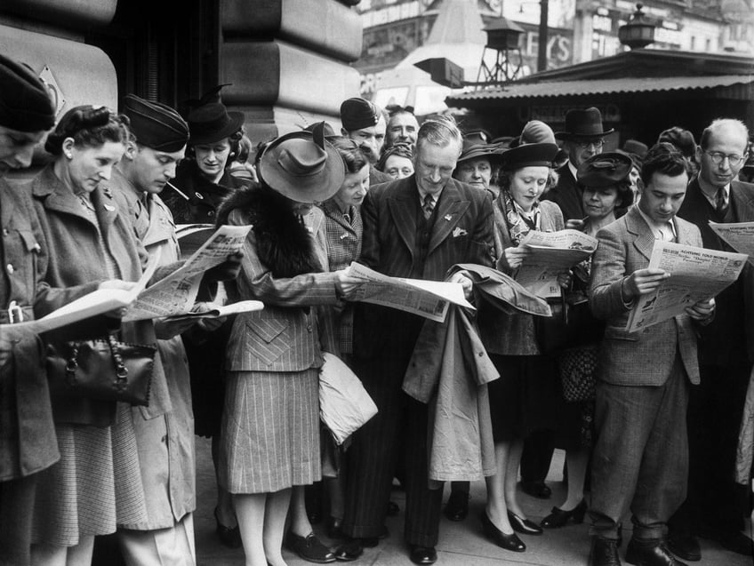 d day in photos the free men of the world are marching together to victory