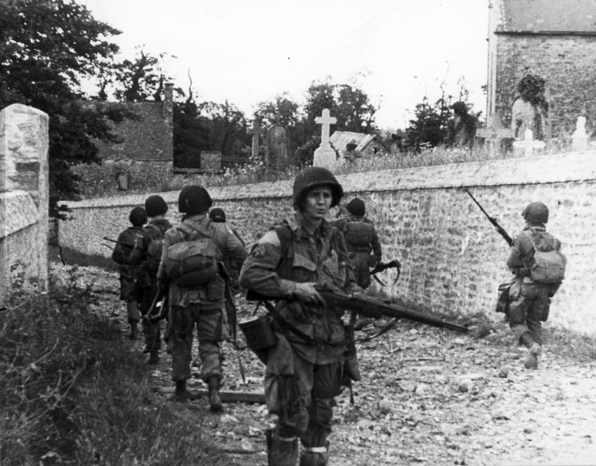 d day in photos the free men of the world are marching together to victory