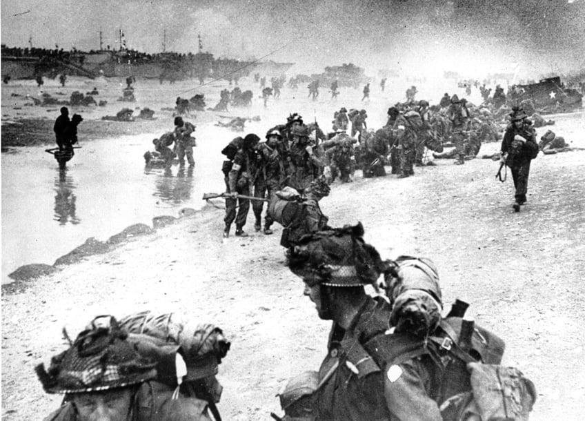 d day in photos the free men of the world are marching together to victory