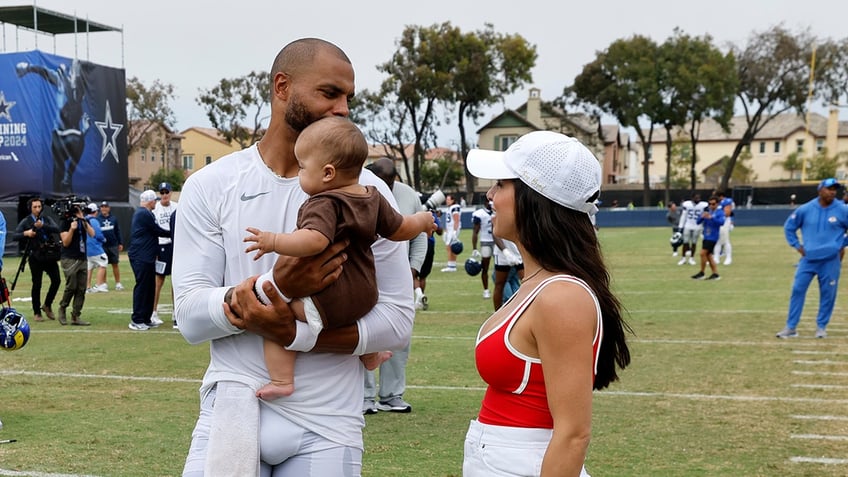 Dak with family