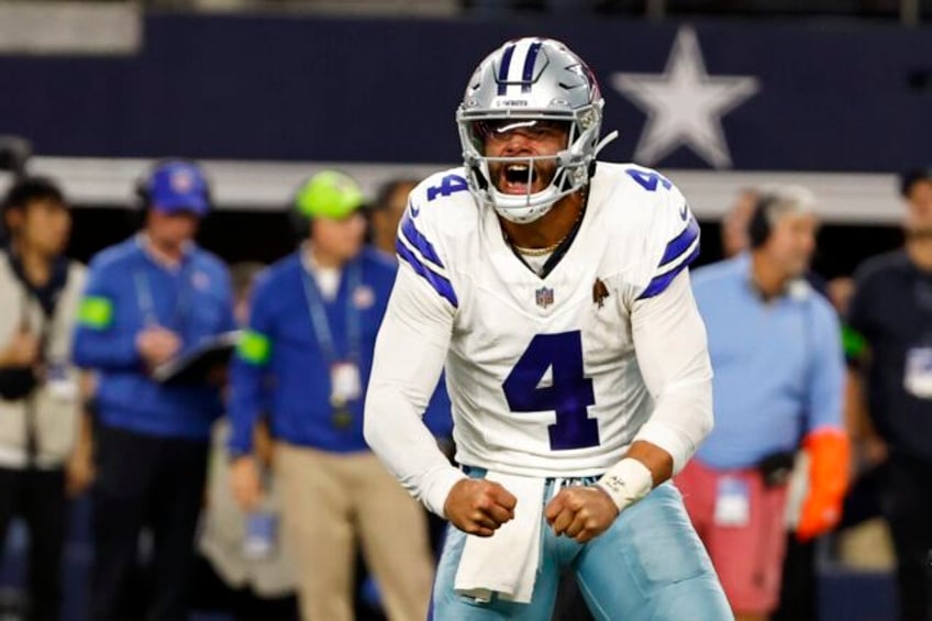 dak prescott throws for 3 tds cowboys extend home win streak to 14 with 41 35 win over seahawks