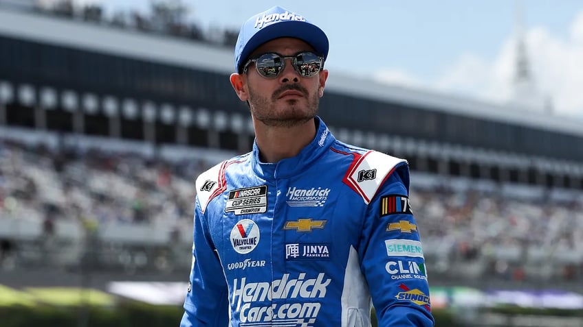 dale earnhardt jr calls denny hamlins move on kyle larson dirty