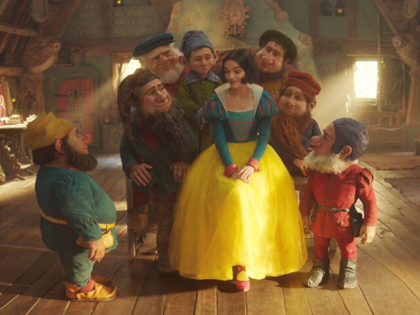 damage control disney delays rachel zegler snow white to 2025 releases image to prove 7 dwarves still in film