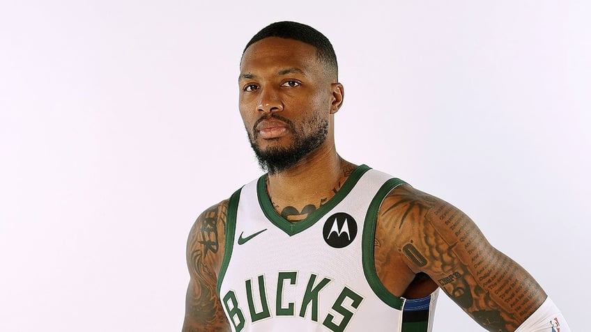 damian lillard files for divorce shortly after trade to bucks report