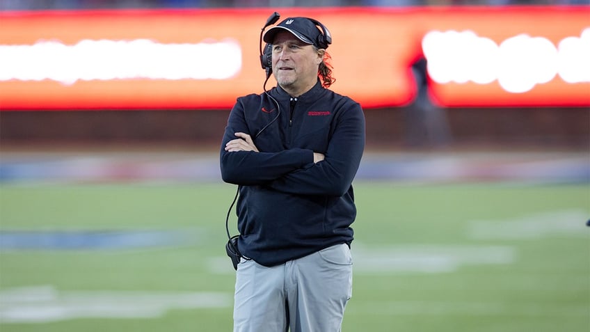 dana holgorsen points to texas texas am for houston not joining big 12 sooner screw them