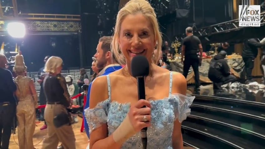 dancing with the stars mira sorvino suffers ballroom injury after intense rehearsal