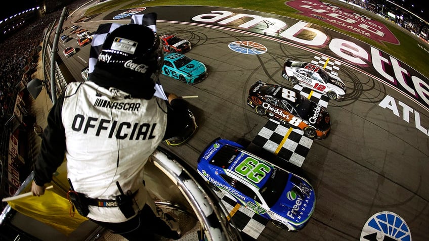 3 drivers at the start-finish line