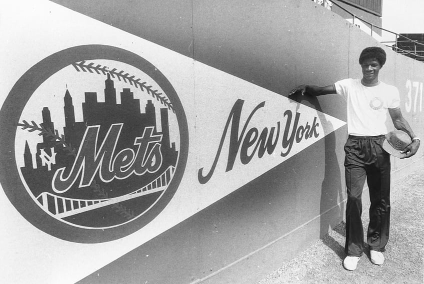 darryl strawberry resting comfortably all is well after heart attack