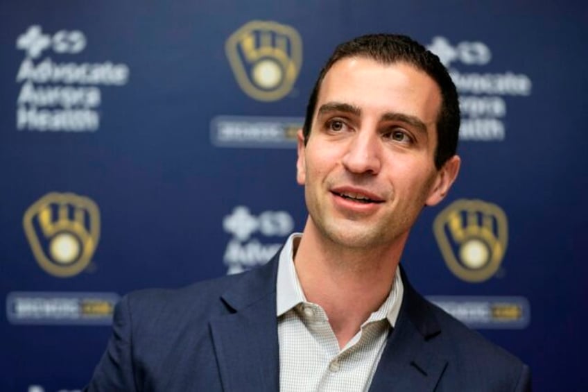 david stearns agrees to become mets president of baseball operations according to reports