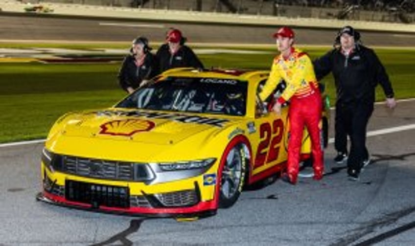 Daytona 500: Ford drivers Joey Logano, Michael McDowell lead starting grid