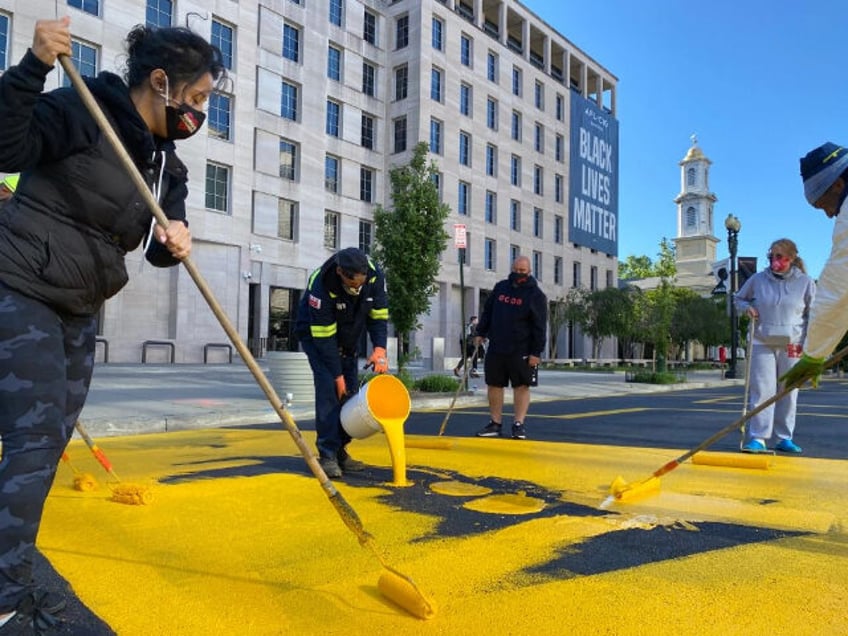 dc spends 270k on repainting blm plaza after defunding police