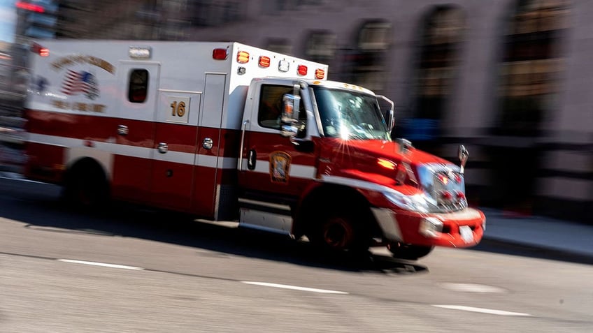 dc woman steals ambulance honks waves at bystanders prior to arrest witnesses