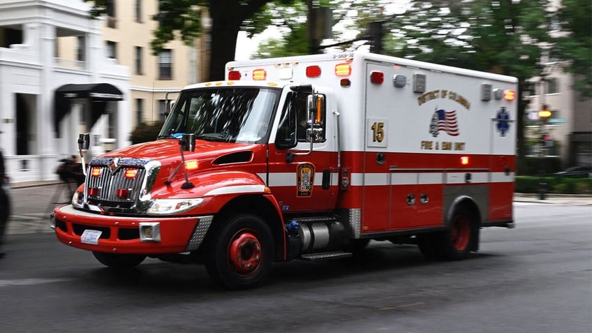 dc woman steals ambulance honks waves at bystanders prior to arrest witnesses