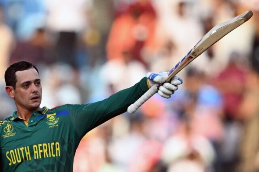 de kock shines as south africa make 311 7 against australia