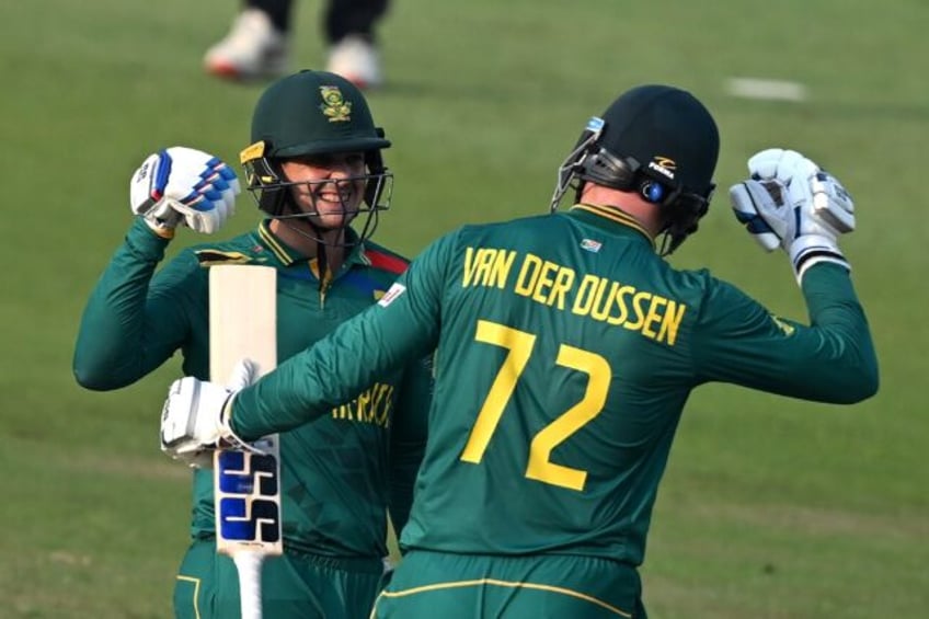 de kock van der dussen centuries as south africa make 357 4 against new zealand