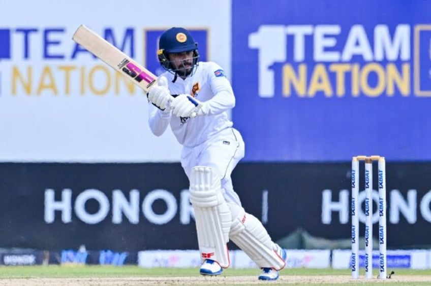 de silva leads sri lankas fight against pakistan in galle test