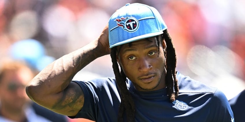 deandre hopkins clowns cardinals after trading isaiah simmons to giants for 7th round pick