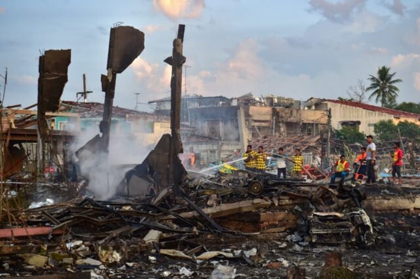 death toll rises to at least 10 in thai warehouse explosion