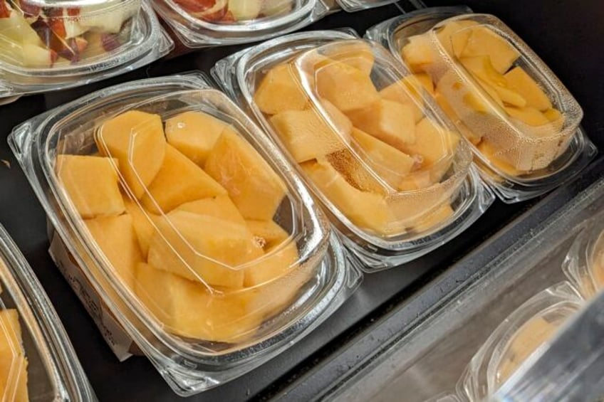 deaths from tainted cantaloupe increase to 3 in us and 5 in canada