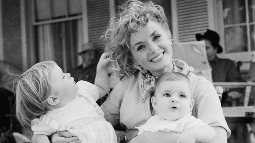 debbie reynolds had no dark side despite husband eddie fishers torrid affair with pal elizabeth taylor son