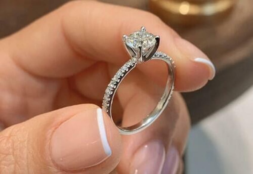 debeers shutting down its lab grown diamond brand